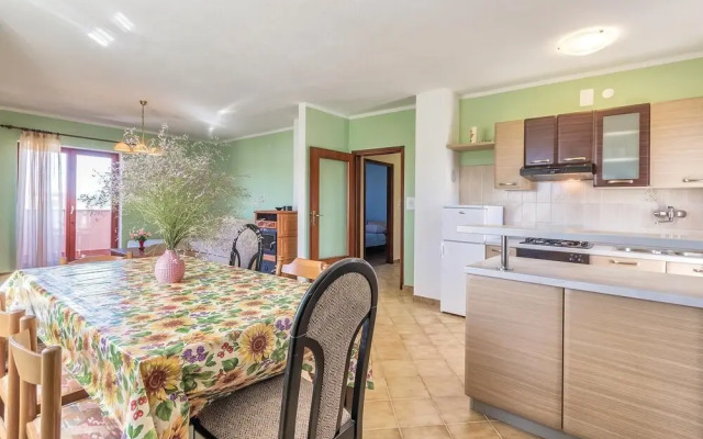 Nice Home in Bratulici With Wifi and 6 Bedrooms