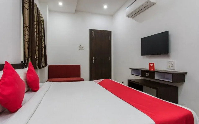 OYO 9969 Hotel Kshipra Dham
