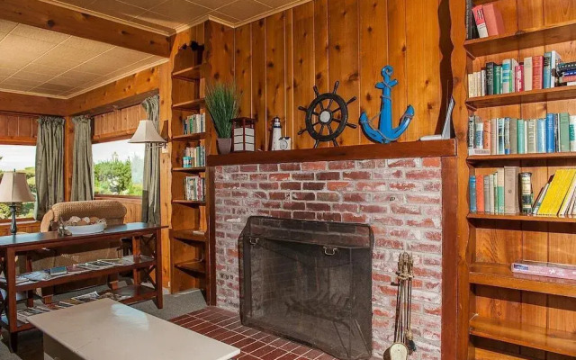 The Tides 4 Br home by RedAwning