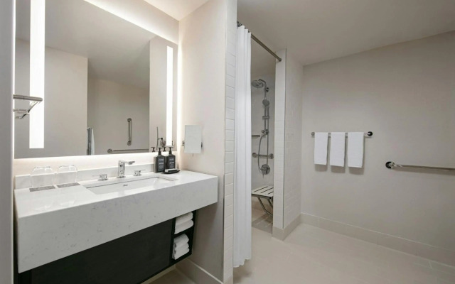 Sheraton LaGuardia East Hotel
