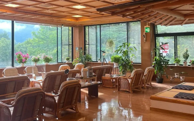 Nakanoyu Onsen Ryokan