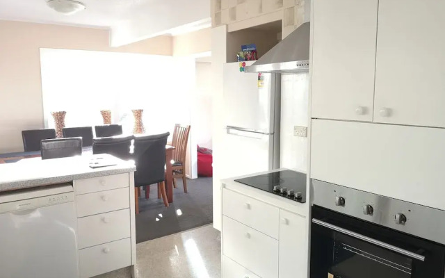 Hillside Heaven Quiet & Comfortable