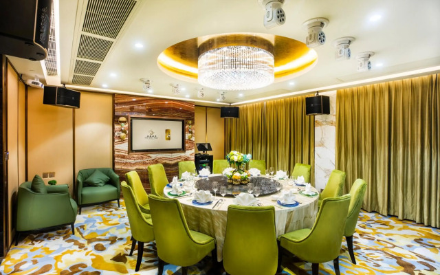 Hotel Golden Dragon
