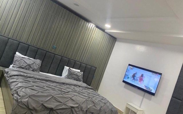 Full Luxury 3 Bedroom In Osapa London with Gym, pool, kids play ground etc..