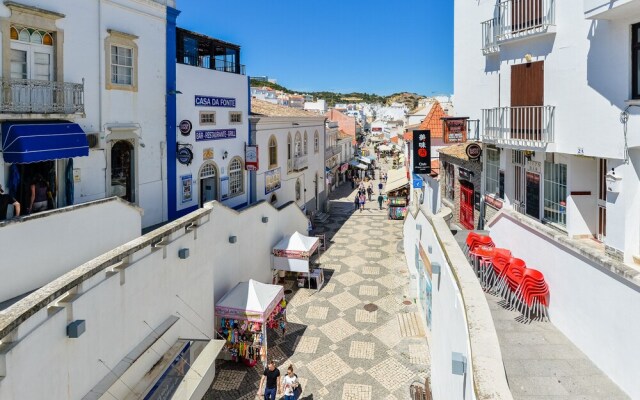 Sea view Apartment with sunbathing Terrace & 2 Swimming pools