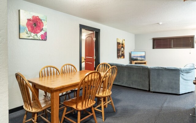 The Bulldog Hotel Silver Star