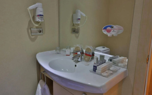 Kaya Greenpark Hotel