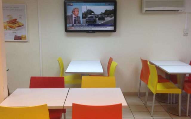 Premiere Classe Niort Est - La Crèche