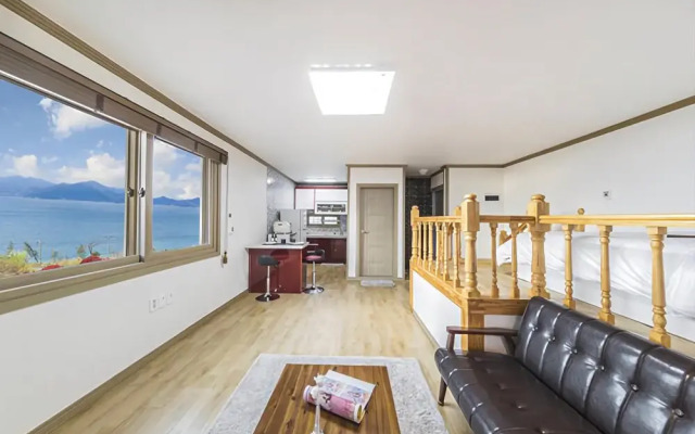 Geoje Sunset Hill Pension