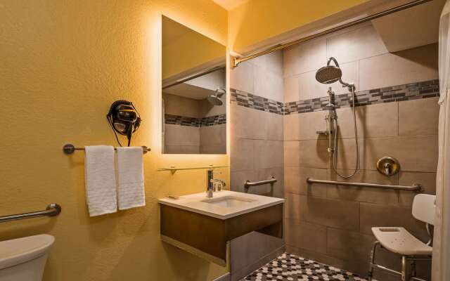 Magnuson Hotel and Suites Lansing