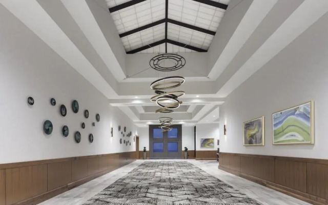 Crowne Plaza Lansing by IHG