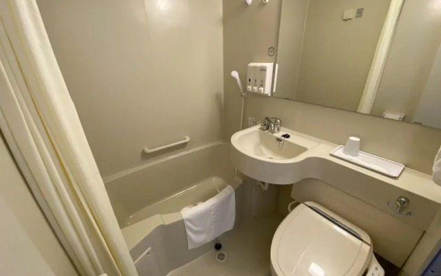 Toyoko Inn Osaka Kyobashi Sakuranomiya Hotel