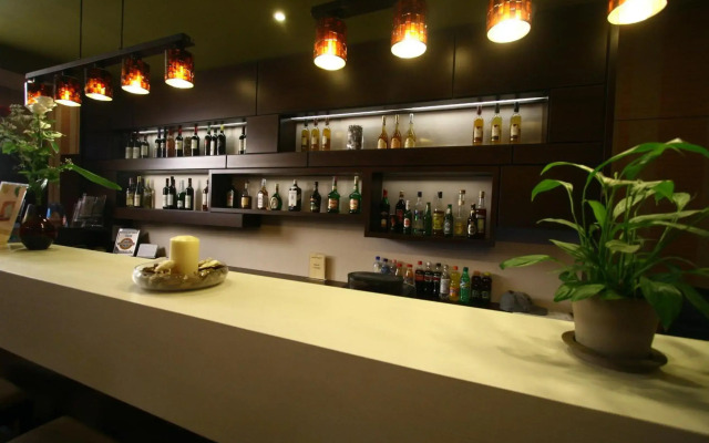 Central Hotel 21