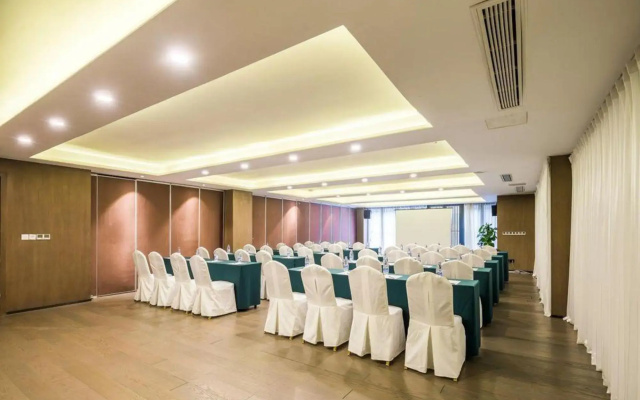 Chengdu Chanyi Jincheng Courtyard Hotel