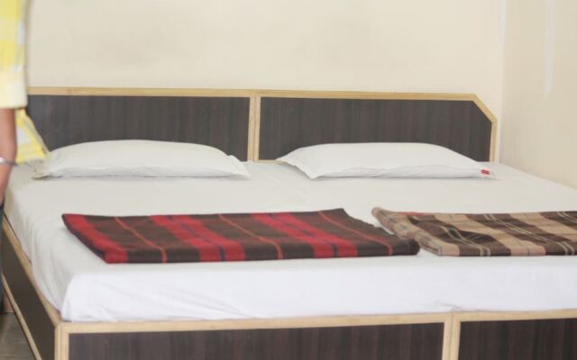 Kanchan Hotel