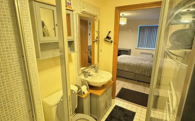 Spacious 2-bed Flat Next to Piccadilly Station