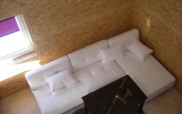 Valaste Guest House and Camping