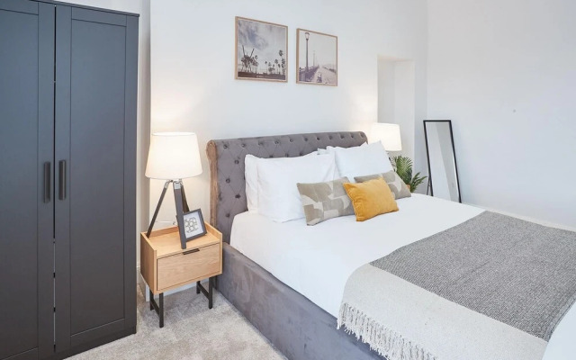 Host Stay Anchors Away