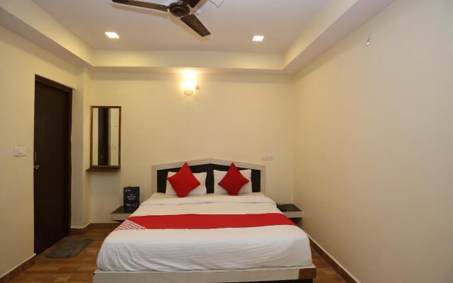 OYO 22662 Hotel Shivam