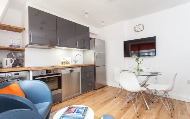Piccadilly Circus & Chinatown Apartments