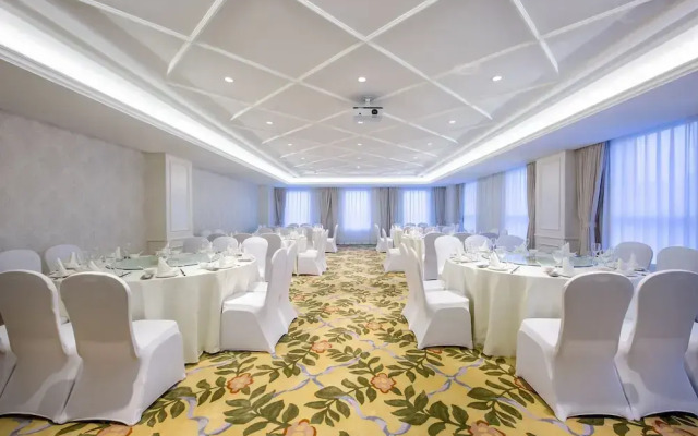 NARADA RESORT SHANGHAI  HOTEL Disney Store