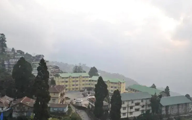 Hill Charm Hotel