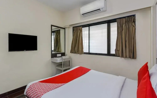 OYO Flagship 18502 Sahar International