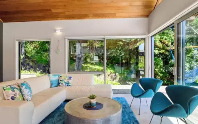 FlaxWater Bach - Lake Tarawera Holiday Home
