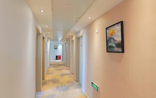 City 118 Chain Hotel