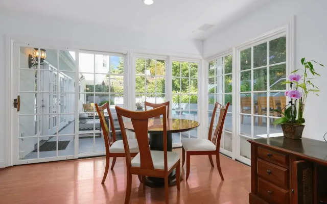 Hollywood Hills Upscale