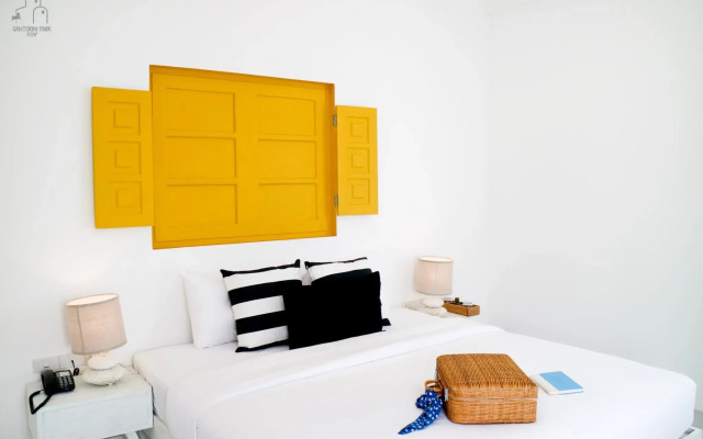 Santorini Park Stay