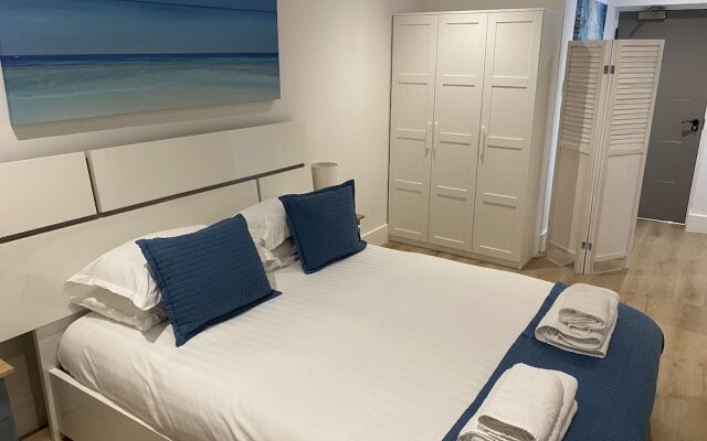Stunning Cliff Edge Apartment in Newquay