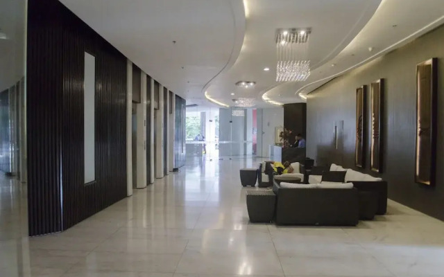 Decorated Duplex Apartment @ BGC