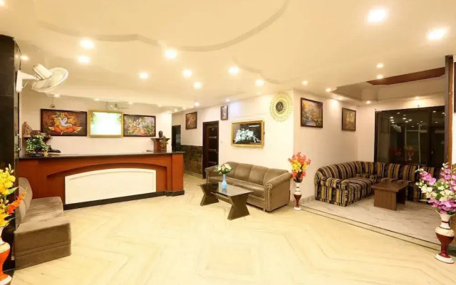 Shalimar Lodge, "700 meter from Katra Bus Stand"