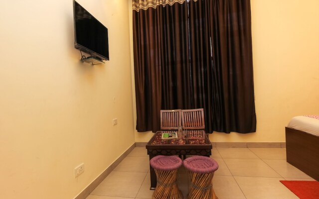 OYO 26596 Hotel Ambika