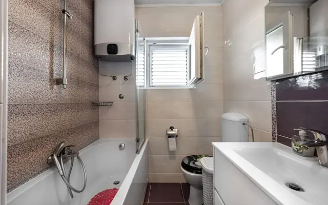 2 Bedroom Apartment Near Sibenik Krka Waterfalls