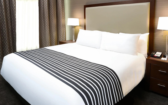 Sandman Hotel Abbotsford Airport