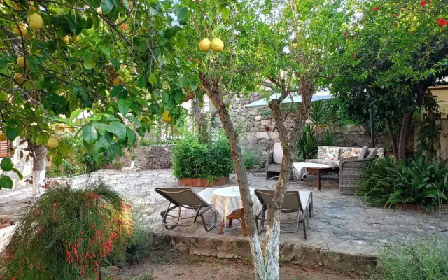 Yukser Hostel