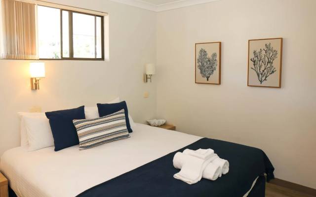 Smugglers on the Beach – Guest Rooms – Korora
