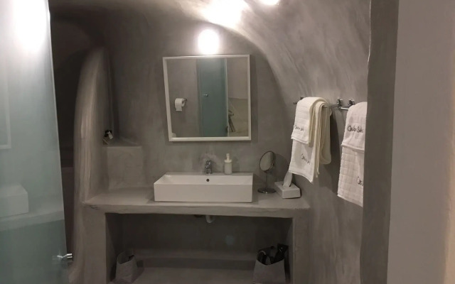 Theodora Suites - Adults Only