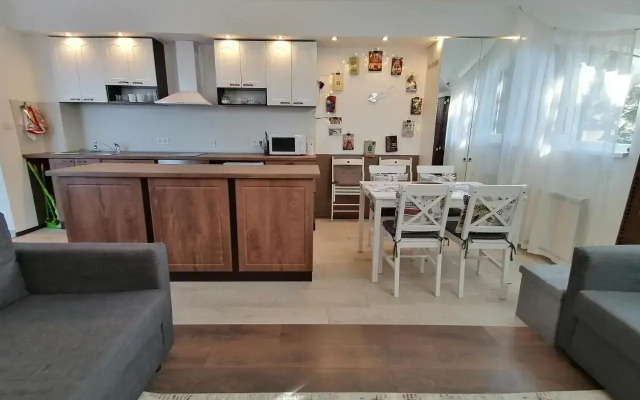 Apartment 15