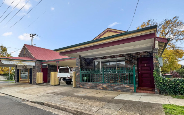 Central Armidale 2-Bedroom Apartment