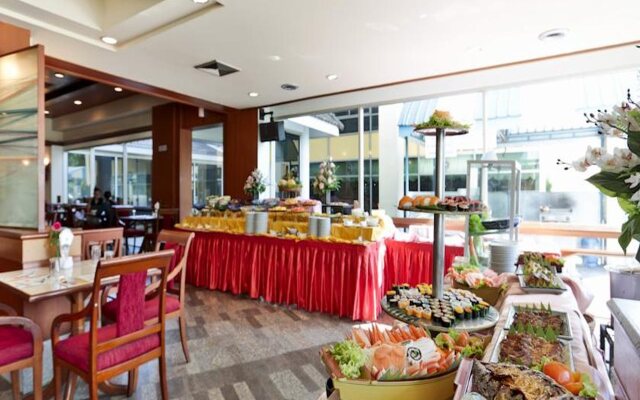 Charoen Hotel
