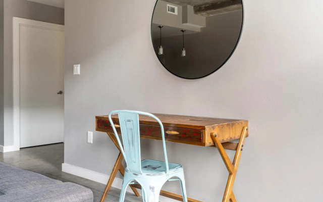 Austin Boutique 1BD 1BA Downtown Apartment
