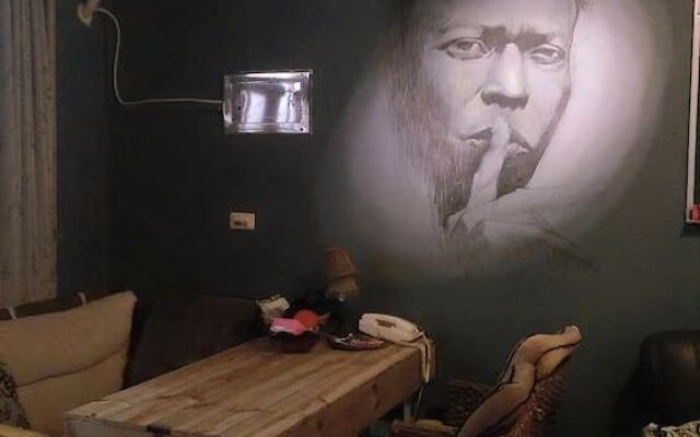 Peter's Cafe & Hostel