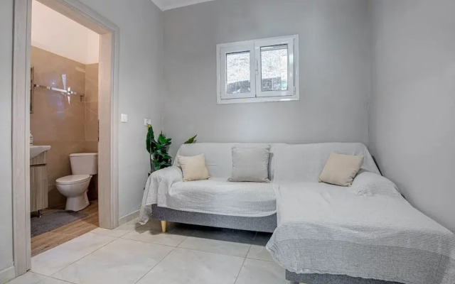 Deja Blue Beach Pool House by Estia