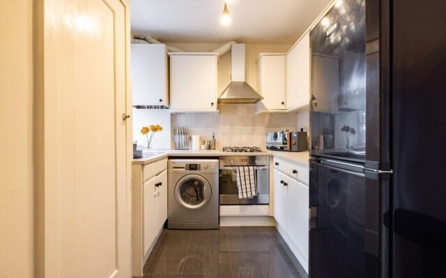 The Ealing Secret - Adorable 1bdr Flat With Balcony