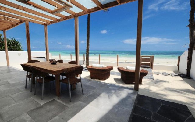 Amani Home - Moja Private Beach Suite