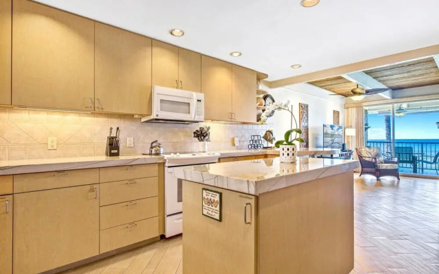 Lokelani #B203 - 2 Br condo by RedAwning