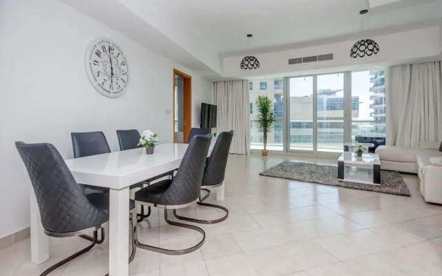 The Waves by Deluxe Holiday Homes